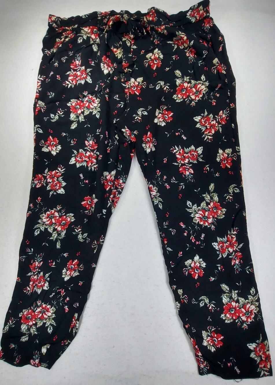 Ambiance Apparel Capri Pants Size 2X Pockets Floral Pull On Front Tie Black Pink